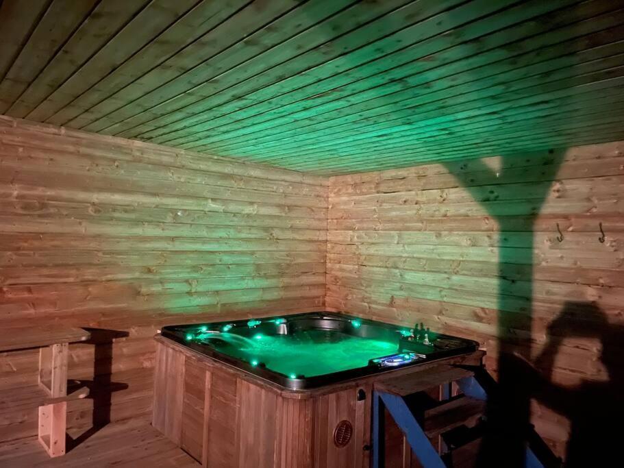 Donegal Town John The Mills Cottage Spahot Tub Private Beach מראה חיצוני תמונה